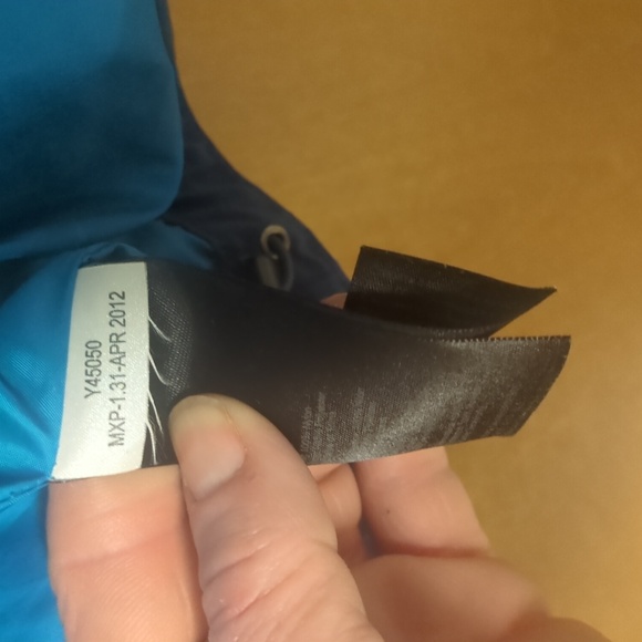 Marmot MemBrain Waterproof Retro Ski Jacket | Vented | Zip-Off Hood - Picture 14 of 15